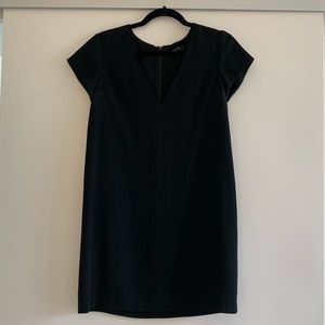 Babaton Jameson V-Neck Shift Dress
